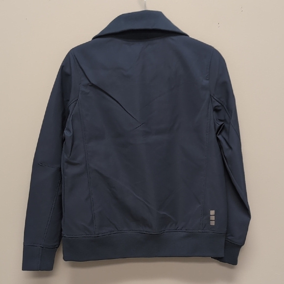 Elevate Sportswear Kendrick Softshell Jacket in Navy. Size Medium. NWT. - Picture 6 of 6